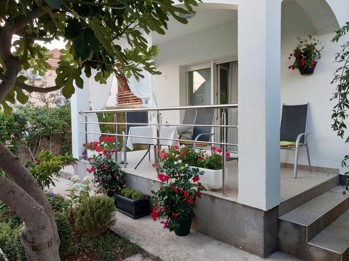Radenka Zafron Apartment Vodice Buitenkant foto